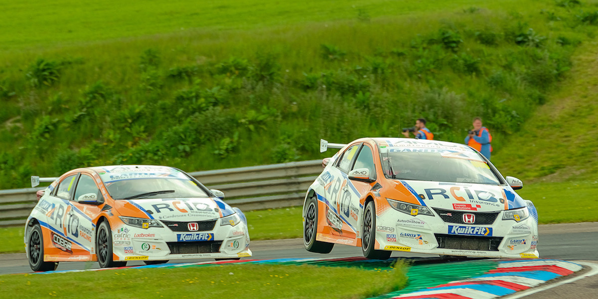 More silverware for Cobra Sport AmD with AutoAid/RCIB Insurance Racing at Thruxton
