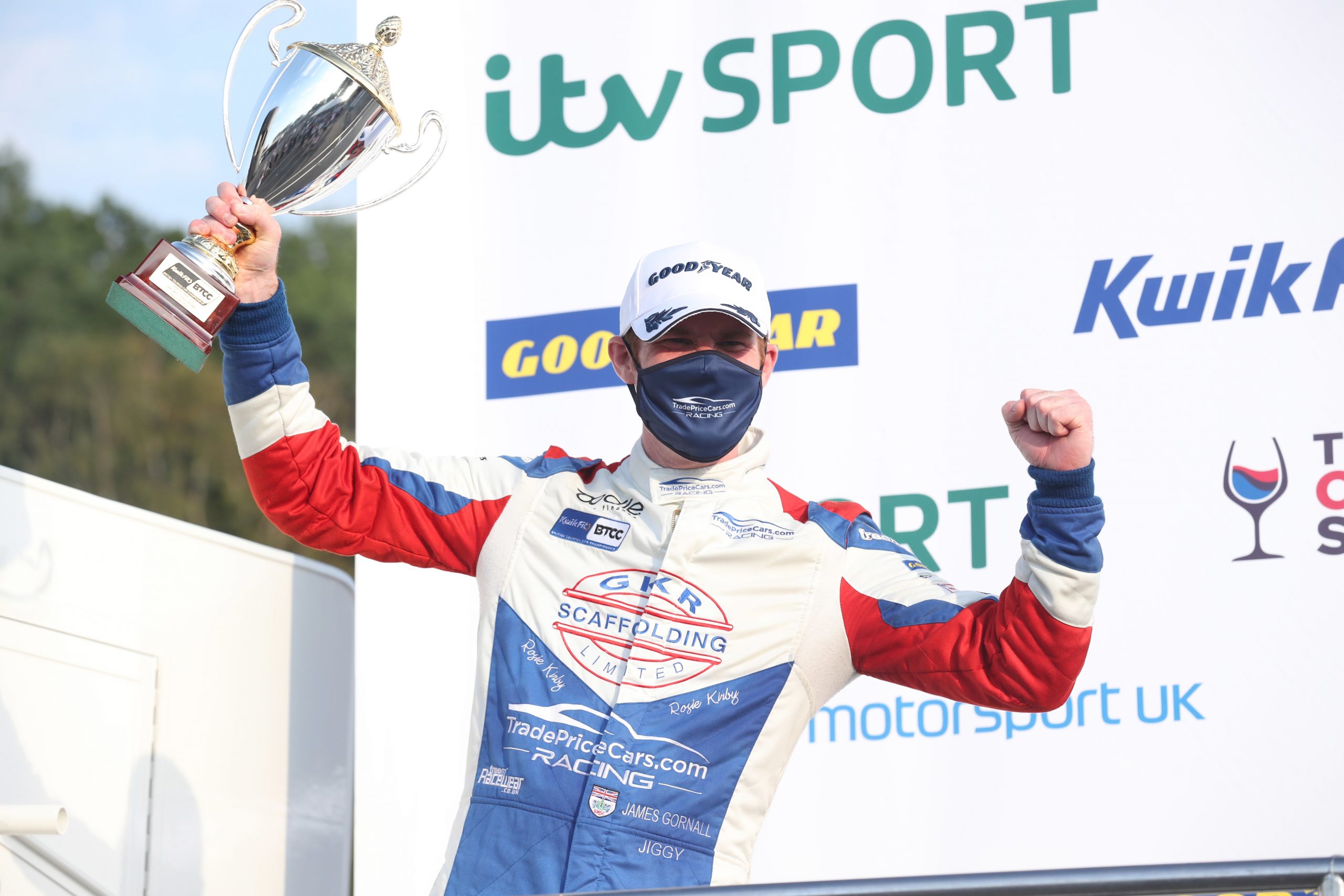 Strong points and Jack Sears Trophy honours for GKR TradePriceCars.com