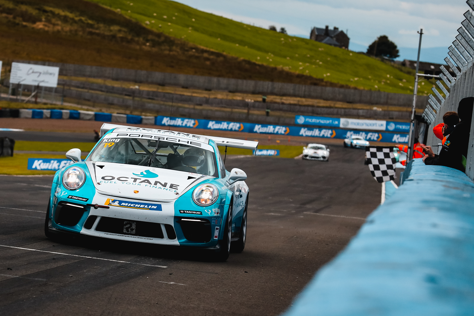 Harry King adds to win tally with astonishing Knockhill performance